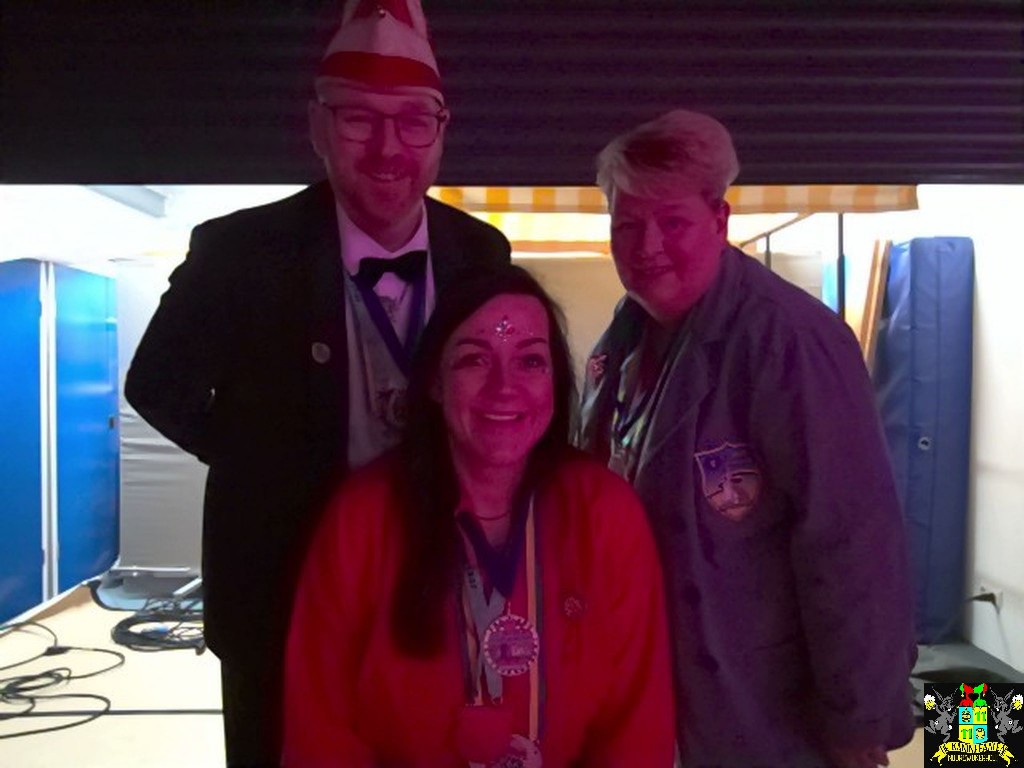 ../Images/Jeugd Opwarmbal Photobooth 003.jpg